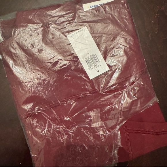 NWT Old Navy Powersoft Leggings Size M - Picture 2 of 3